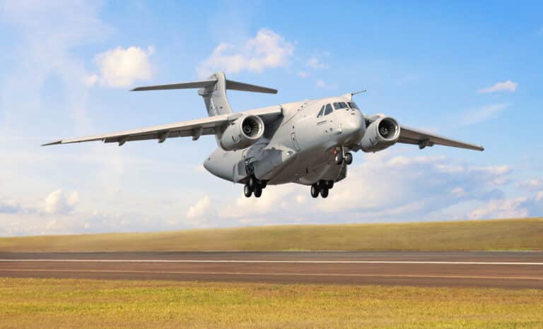 Embraer exibe soluções integradas para Defesa na LAAD 2025