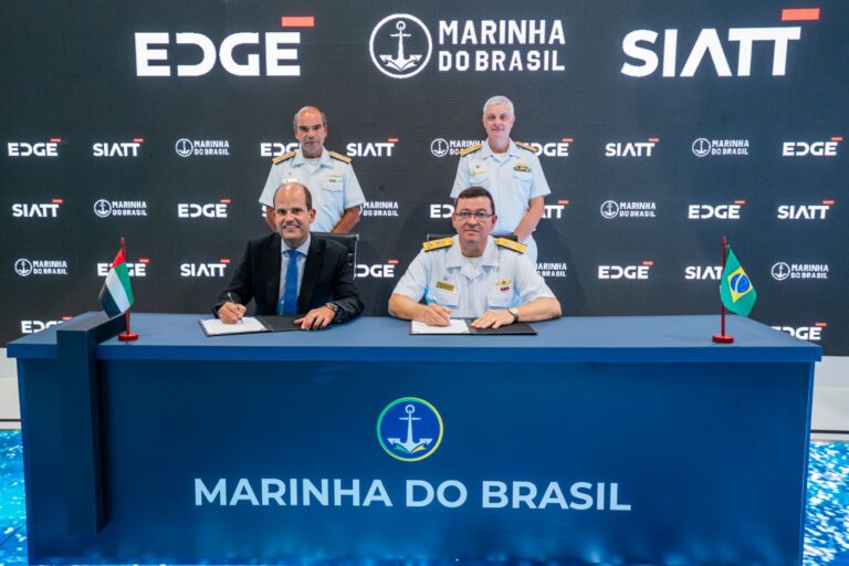 Assinatura de contrato Marinha do Brasil e SIATT.
