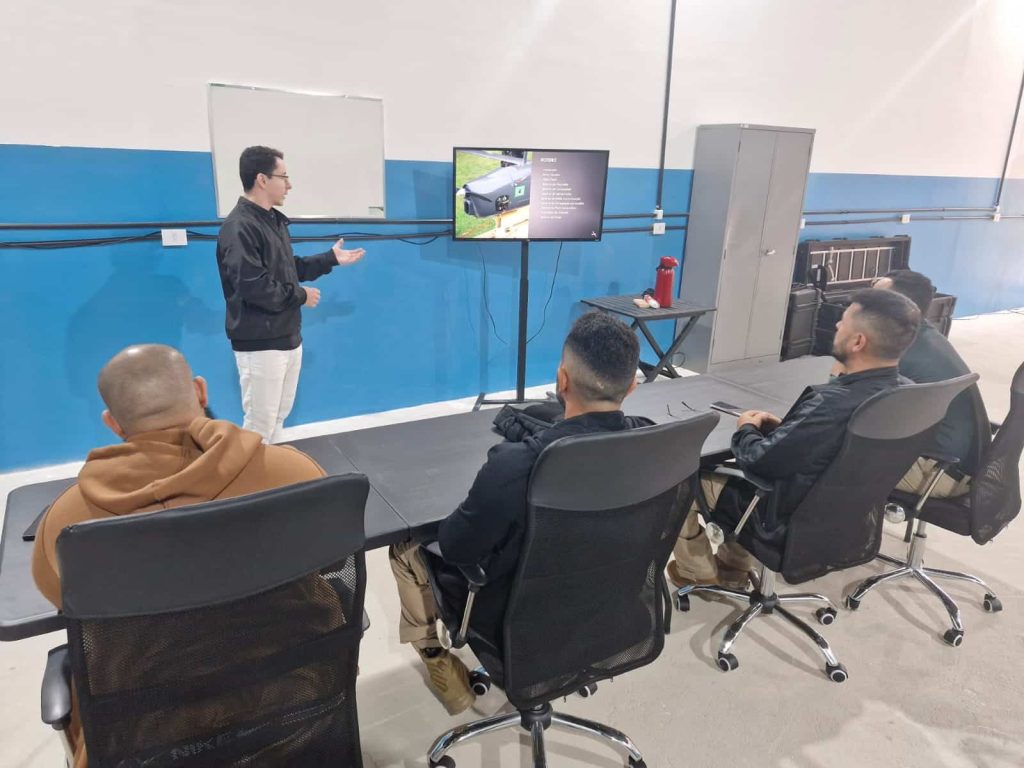 ADTECH treina operadores do HARPIA para vigilância aérea no Acre