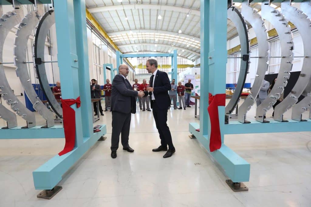 Akaer inicia montagem da fuselagem dianteira do D328eco no Brasil