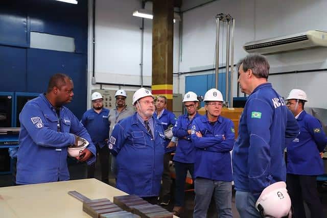 Ex-presidente da Nuclep retorna à empresa em celebração aos 45 anos de história