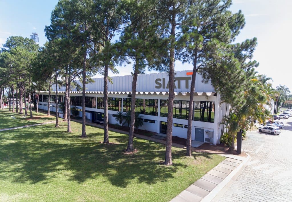 Grupo dos Emirados investe R$ 3 bi e mira liderança em defesa no Brasil