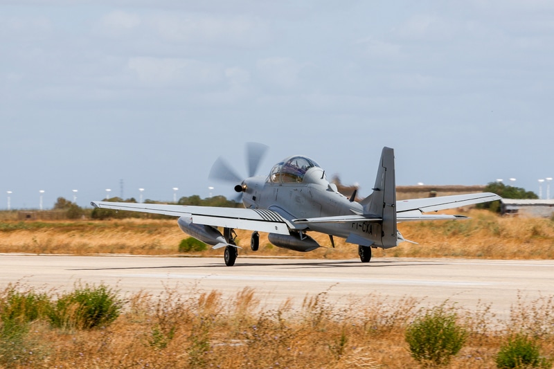 Portugal recebe primeiros A-29N Super Tucano da Embraer em Alverca