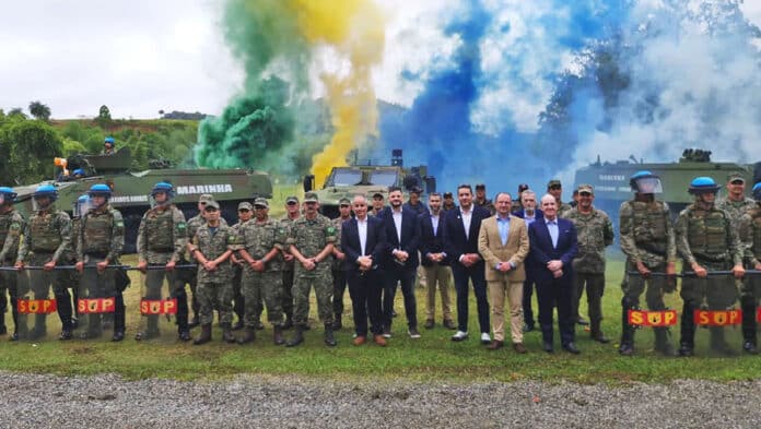 Fuzileiros Navais treinam uso de armas não letais com apoio da Condor S.A.