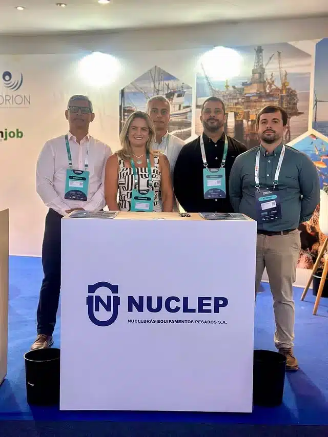 Equipe Nuclep em evento com estande.