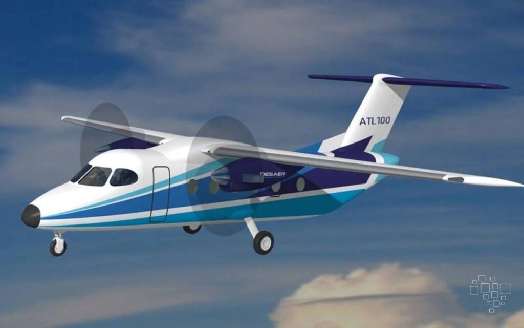 Avião ATL-100 voando no céu azul.